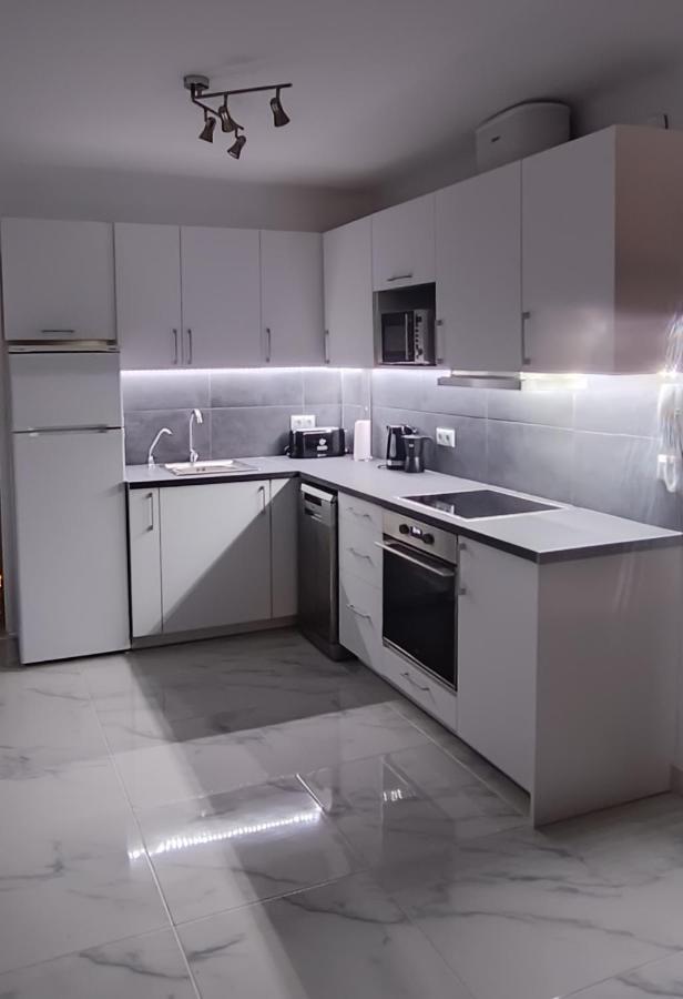 Pmt16 - Large City Apartment On The Beach Torrevieja Exterior photo